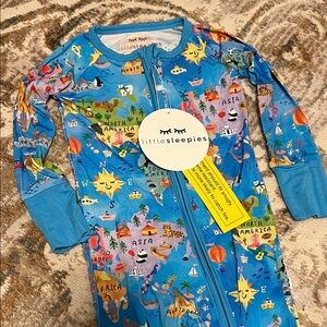NWT Little Sleepies Around the World Zippy